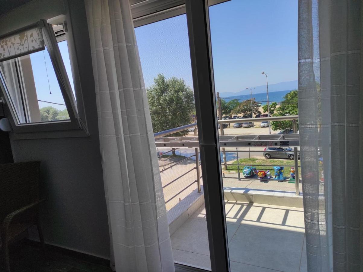 Blue Beach Apartments Ofrínion 外观 照片