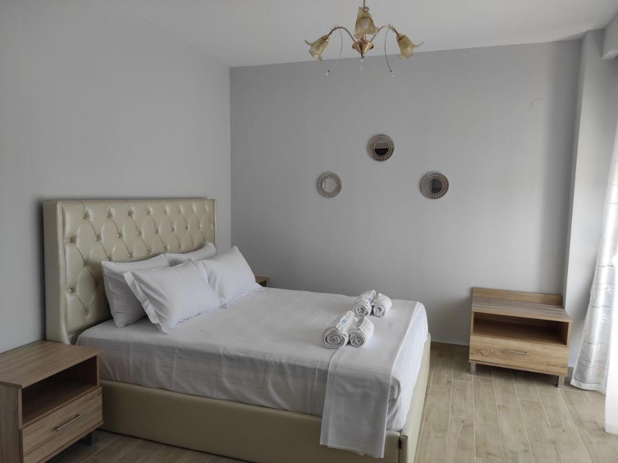 Blue Beach Apartments Ofrínion 外观 照片