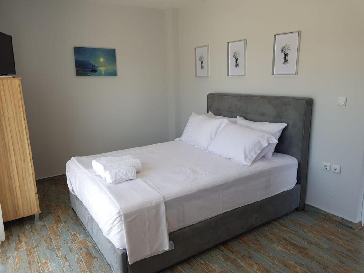 Blue Beach Apartments Ofrínion 外观 照片