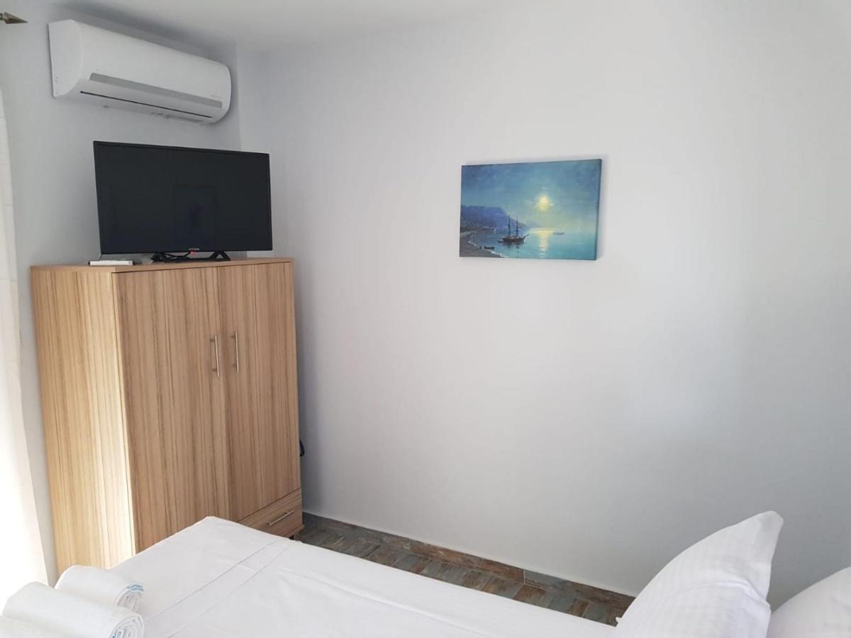 Blue Beach Apartments Ofrínion 外观 照片